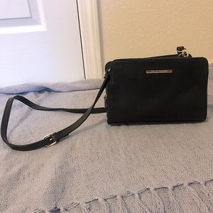 Steve Madden Black and Gold Purse, Multi-Pockets
